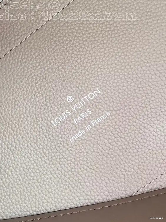 Cheap 17CM VUITTON x LOUIS HINA-46 29.5 x 0612